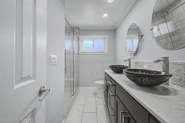 4467 Pardee Avenue, Dearborn Heights, MI 48125