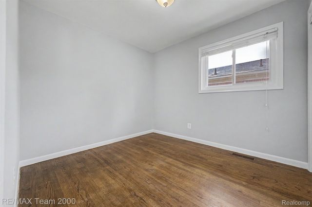 4467 Pardee Avenue, Dearborn Heights, MI 48125