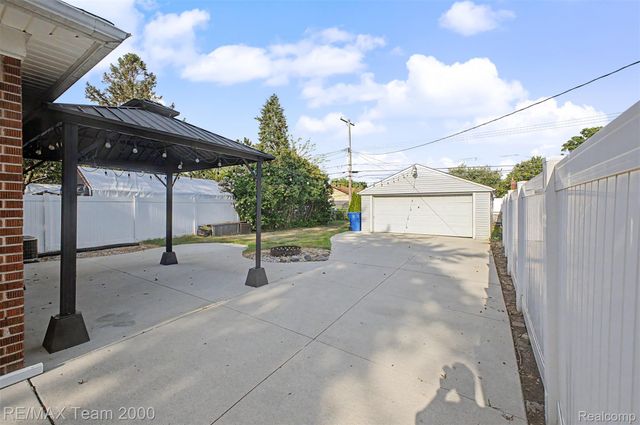 4467 Pardee Avenue, Dearborn Heights, MI 48125