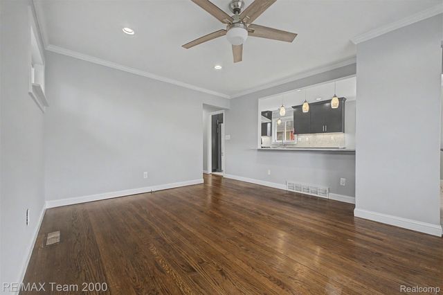 4467 Pardee Avenue, Dearborn Heights, MI 48125