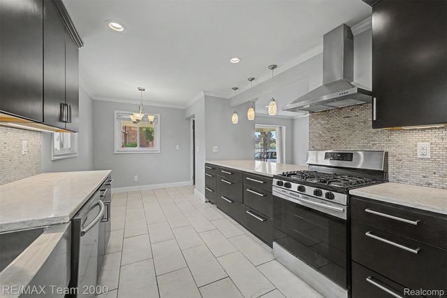 4467 Pardee Avenue, Dearborn Heights, MI 48125