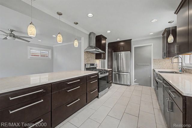 4467 Pardee Avenue, Dearborn Heights, MI 48125