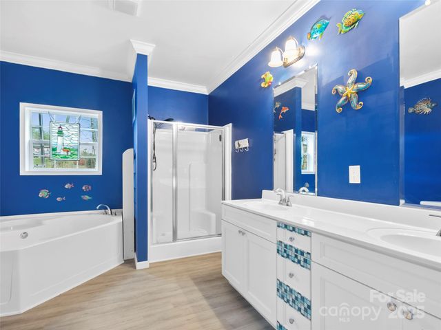 83 Moss Hill Drive, Hendersonville, NC 28792