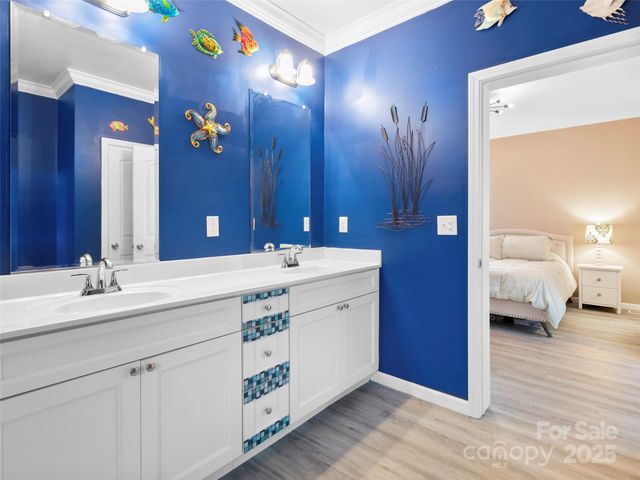 83 Moss Hill Drive, Hendersonville, NC 28792