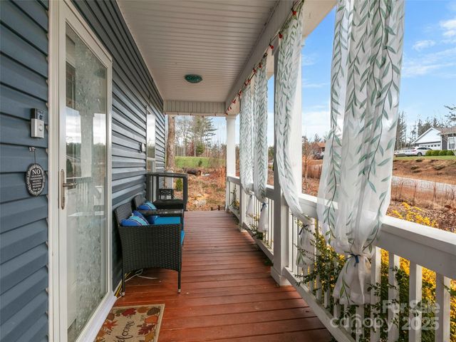 83 Moss Hill Drive, Hendersonville, NC 28792