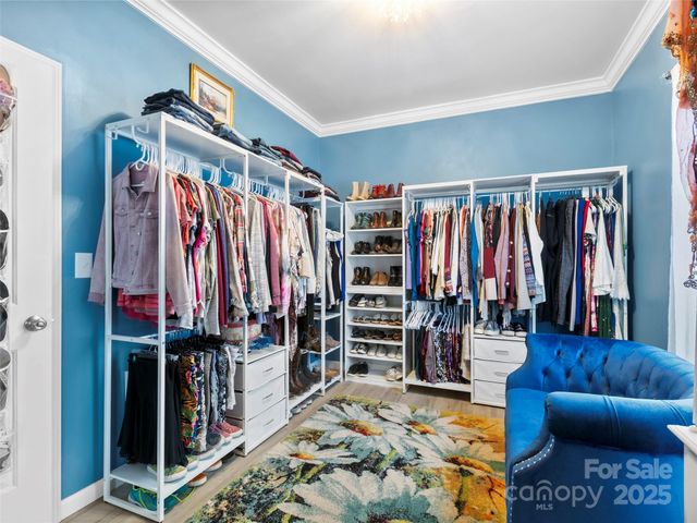 83 Moss Hill Drive, Hendersonville, NC 28792