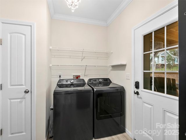 83 Moss Hill Drive, Hendersonville, NC 28792