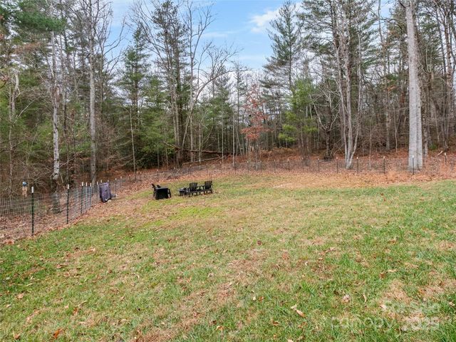 83 Moss Hill Drive, Hendersonville, NC 28792