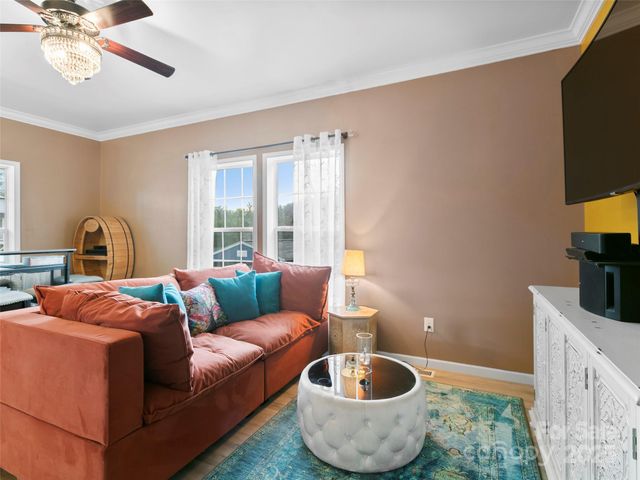 83 Moss Hill Drive, Hendersonville, NC 28792