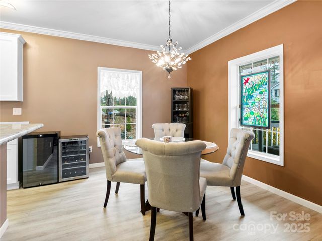 83 Moss Hill Drive, Hendersonville, NC 28792