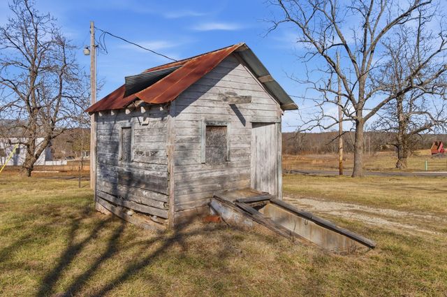 2571 State Route U, Willow Springs, MO 65793