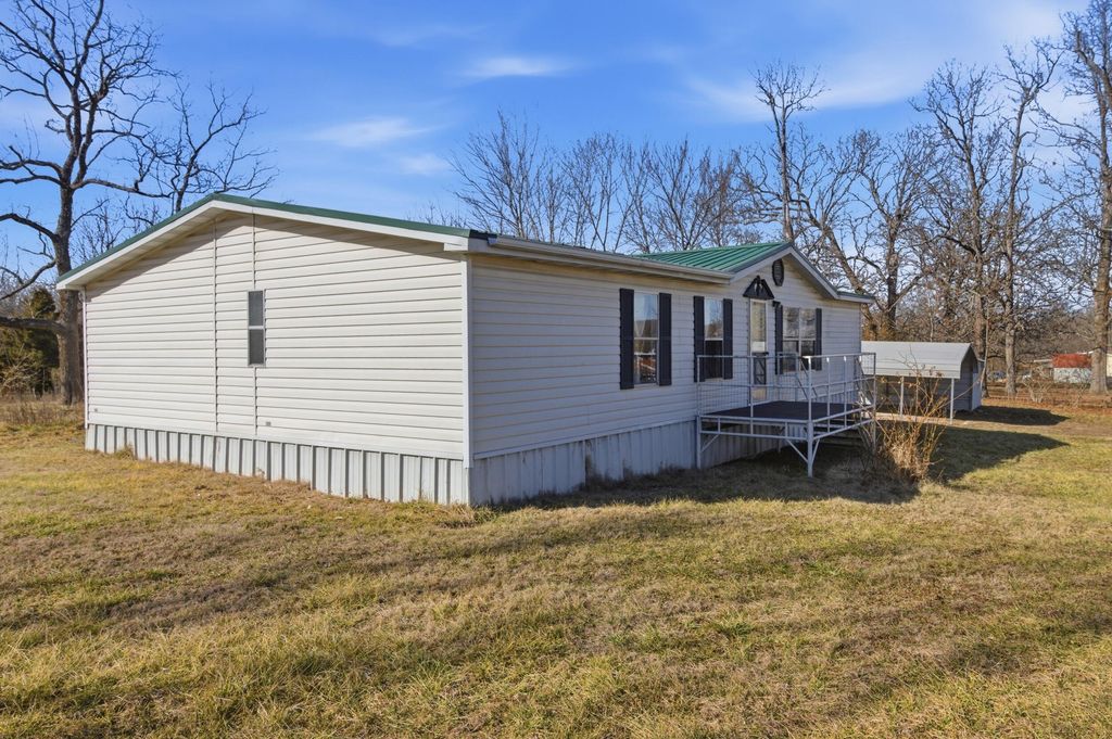 2571 State Route U, Willow Springs, MO 65793