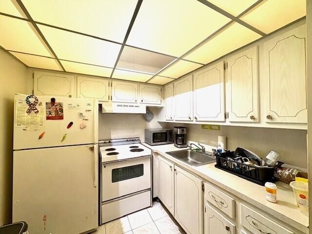 142 Salisbury F, West Palm Beach, FL 33417