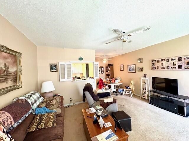 142 Salisbury F, West Palm Beach, FL 33417