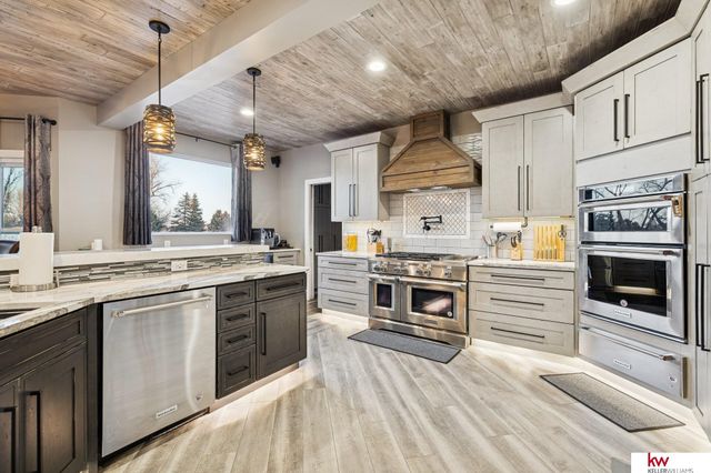 16750 Chutney Drive, Omaha, NE 68136