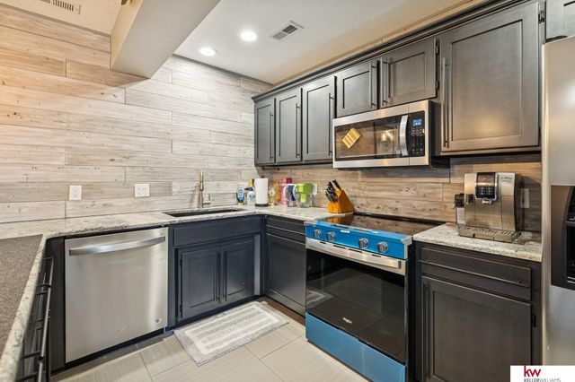 16750 Chutney Drive, Omaha, NE 68136