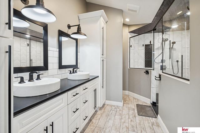 16750 Chutney Drive, Omaha, NE 68136