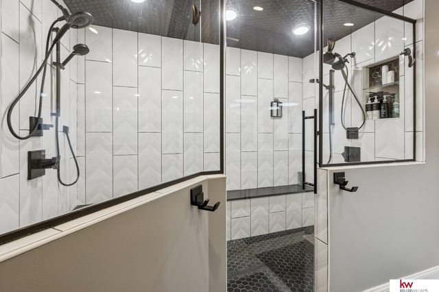 16750 Chutney Drive, Omaha, NE 68136