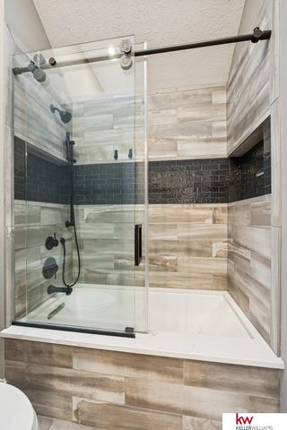 16750 Chutney Drive, Omaha, NE 68136