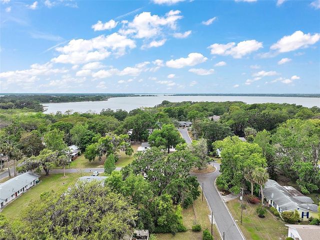 706 MICHIGAN STREET, Mount Dora, FL 32757
