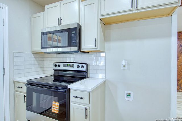 7502 Linfield, San Antonio, TX 78238