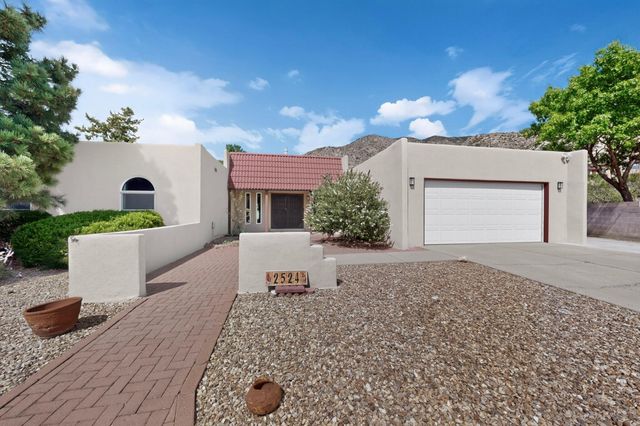 2524 Madre Drive NE, Albuquerque, NM 87112