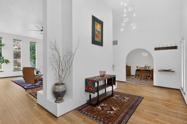 2524 Madre Drive NE, Albuquerque, NM 87112