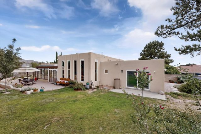 2524 Madre Drive NE, Albuquerque, NM 87112