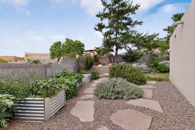 2524 Madre Drive NE, Albuquerque, NM 87112