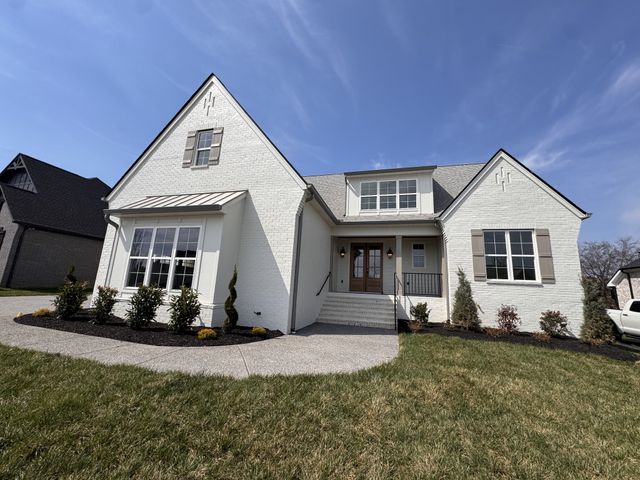 1006 Stone Creek Ln, Lebanon, TN 37087