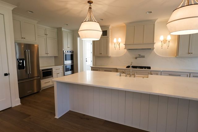 1006 Stone Creek Ln, Lebanon, TN 37087