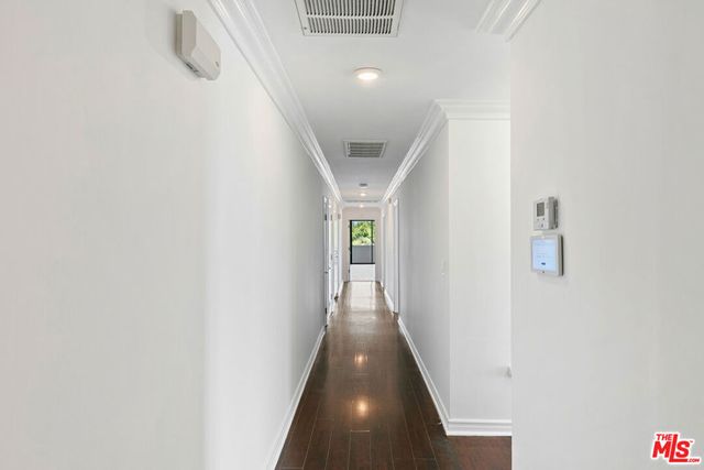 214 N Crescent Drive 3, Beverly Hills, CA 90210