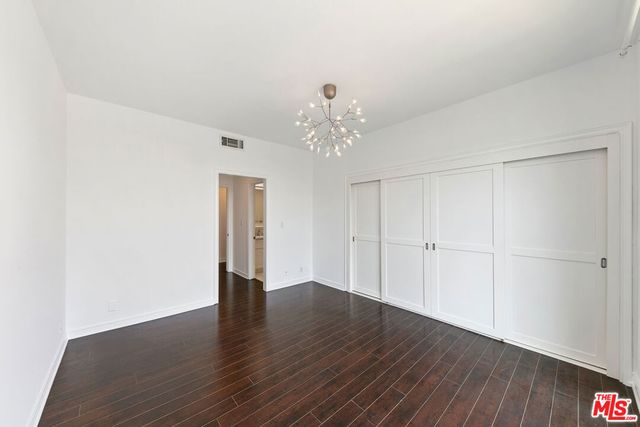 214 N Crescent Drive 3, Beverly Hills, CA 90210