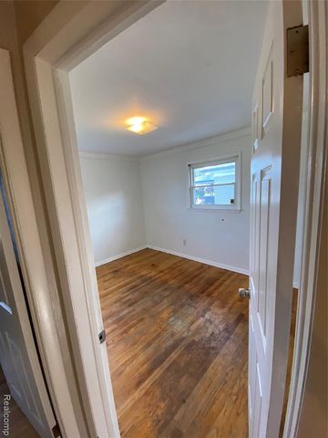 25335 Pattow Street, Roseville, MI 48066