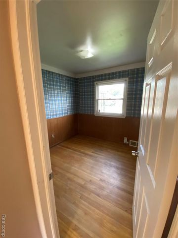 25335 Pattow Street, Roseville, MI 48066