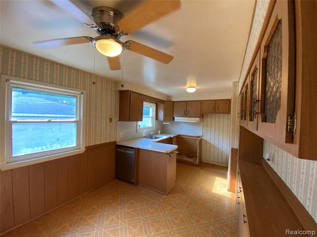 25335 Pattow Street, Roseville, MI 48066