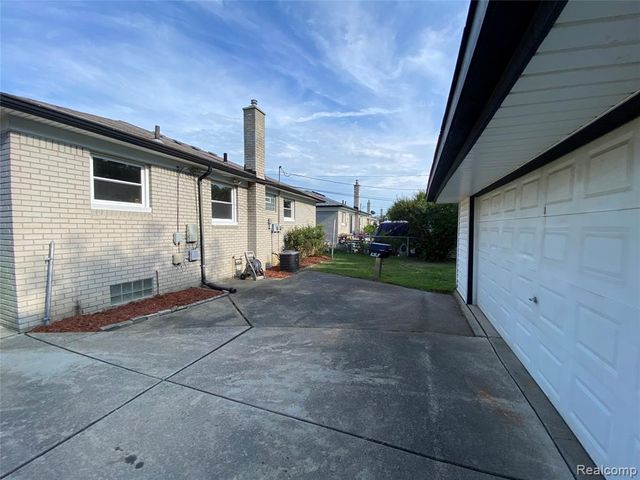 25335 Pattow Street, Roseville, MI 48066
