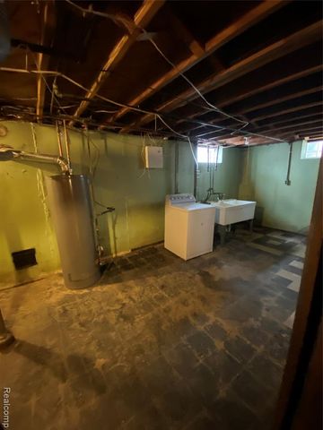 25335 Pattow Street, Roseville, MI 48066