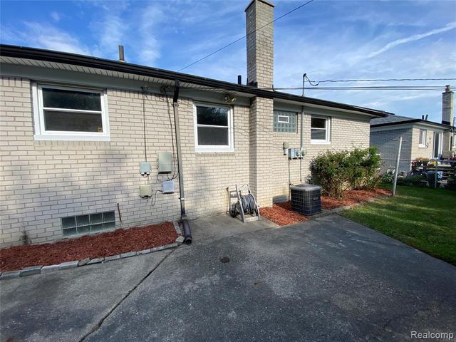 25335 Pattow Street, Roseville, MI 48066