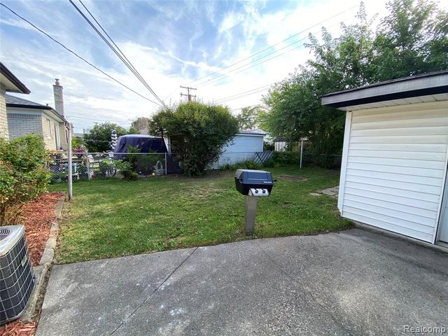 25335 Pattow Street, Roseville, MI 48066