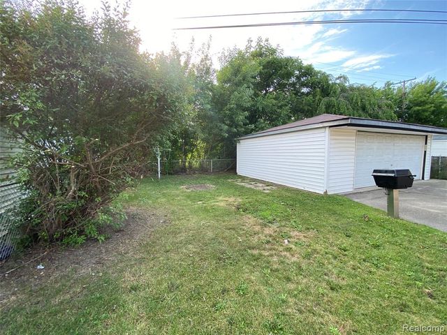 25335 Pattow Street, Roseville, MI 48066