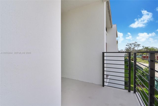 4413 NW 9 St, Plantation, FL 33317