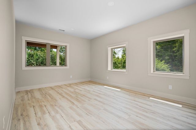 750 N Waypoint Circle, Suttons Bay Twp, MI 49682