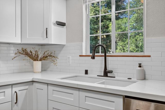 5854 Brace Rd, Loomis, CA 95650