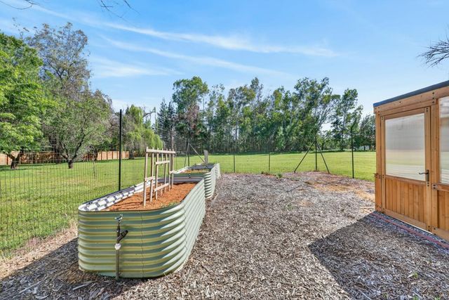 5854 Brace Rd, Loomis, CA 95650