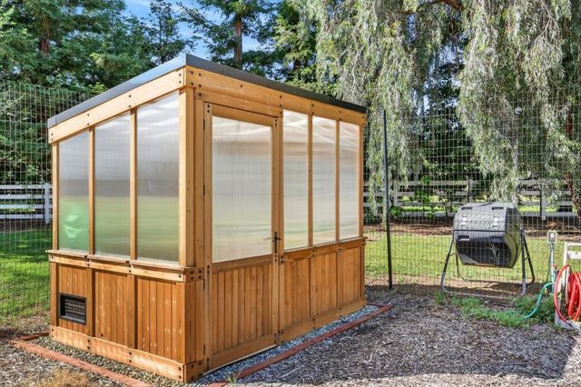 5854 Brace Rd, Loomis, CA 95650