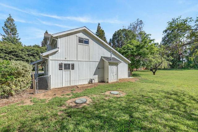 5854 Brace Rd, Loomis, CA 95650