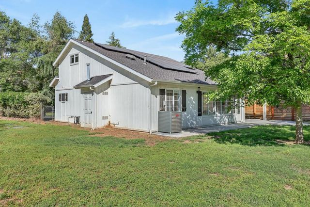 5854 Brace Rd, Loomis, CA 95650