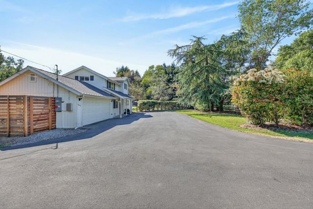 5854 Brace Rd, Loomis, CA 95650