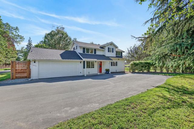 5854 Brace Rd, Loomis, CA 95650